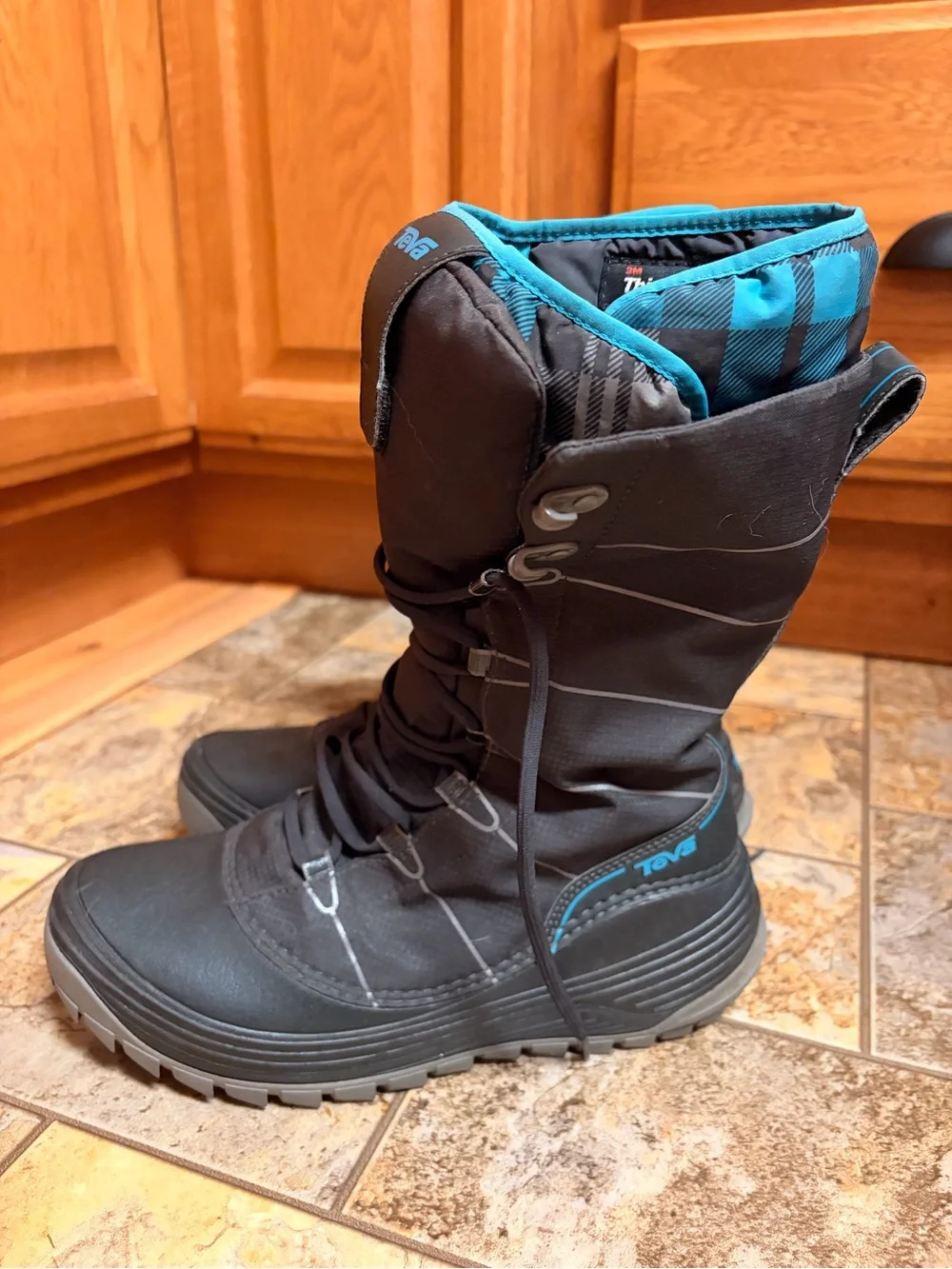 Teva Black and Teal Women's Insulated Winter Boots